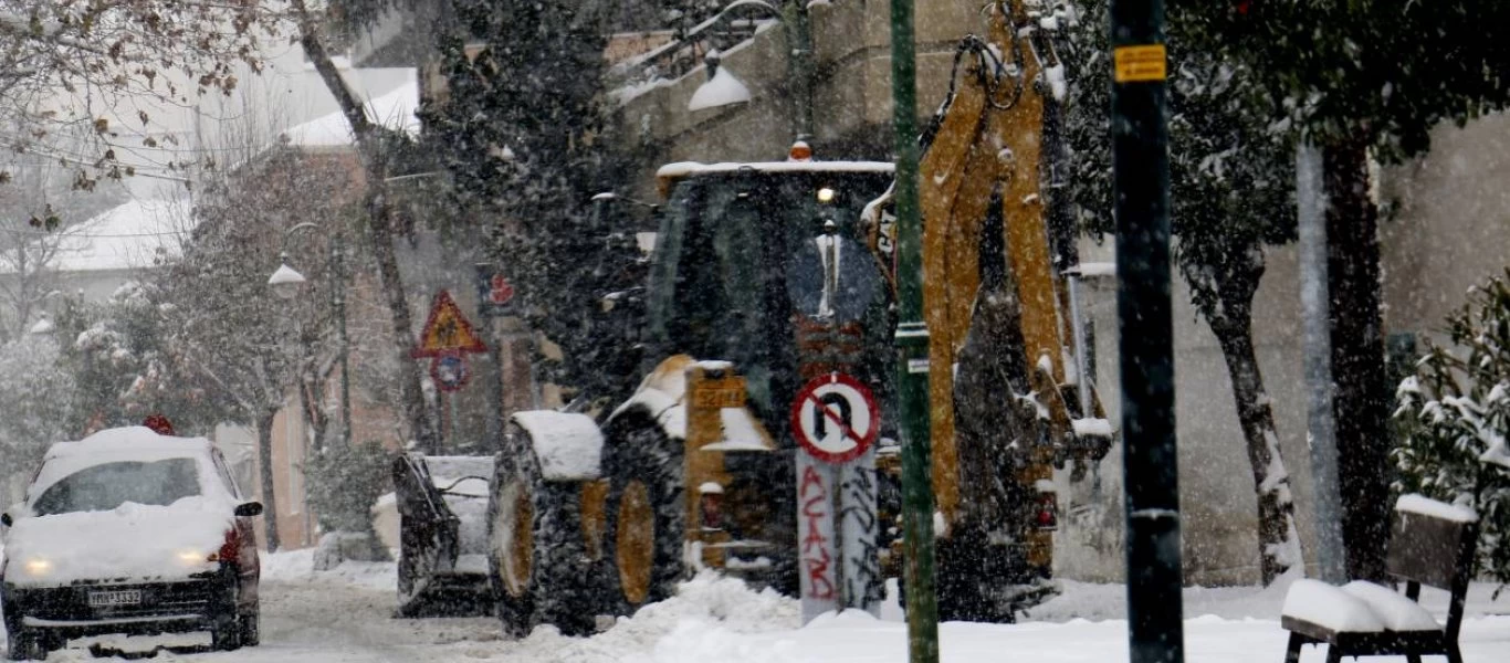 Σε κλοιό χιονιά η Κρήτη- Κλειστά τα σχολεία - Προσοχή στις άσκοπες μετακινήσεις